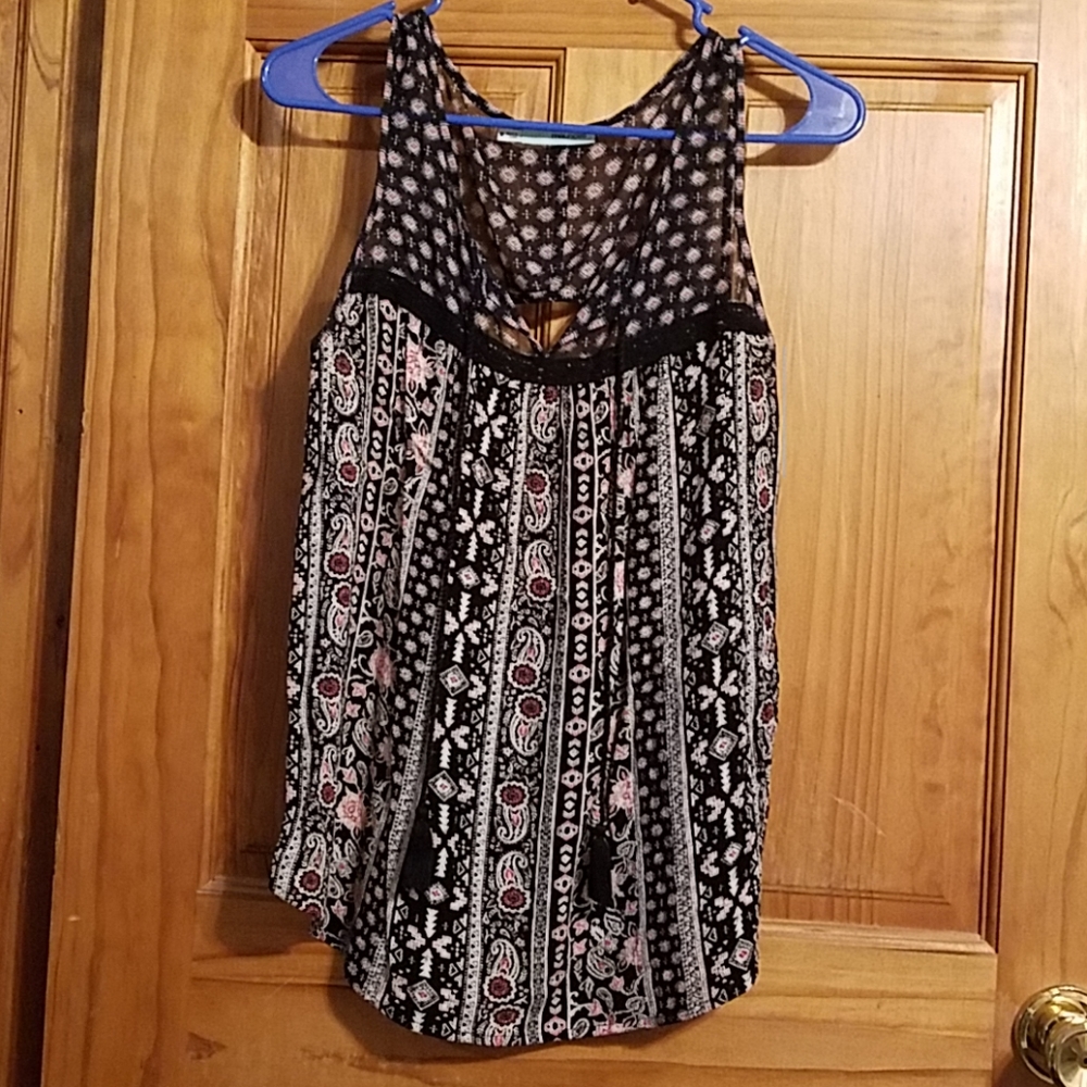 Flowy tank